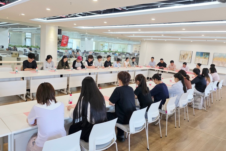 嘉興大學(xué)2025年度“啟明助學(xué)金”頒發(fā)儀式在我司舉行